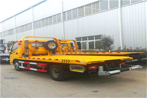 松江附近拖车救援搭电